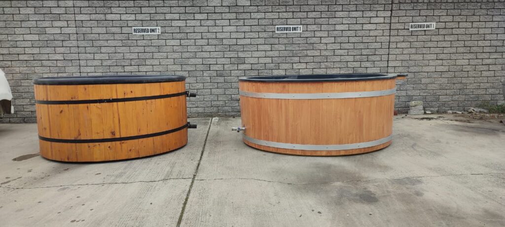 Cheap Wooden Hot Tub with Plastic Inner compared to a Fibreglass Hot Tub